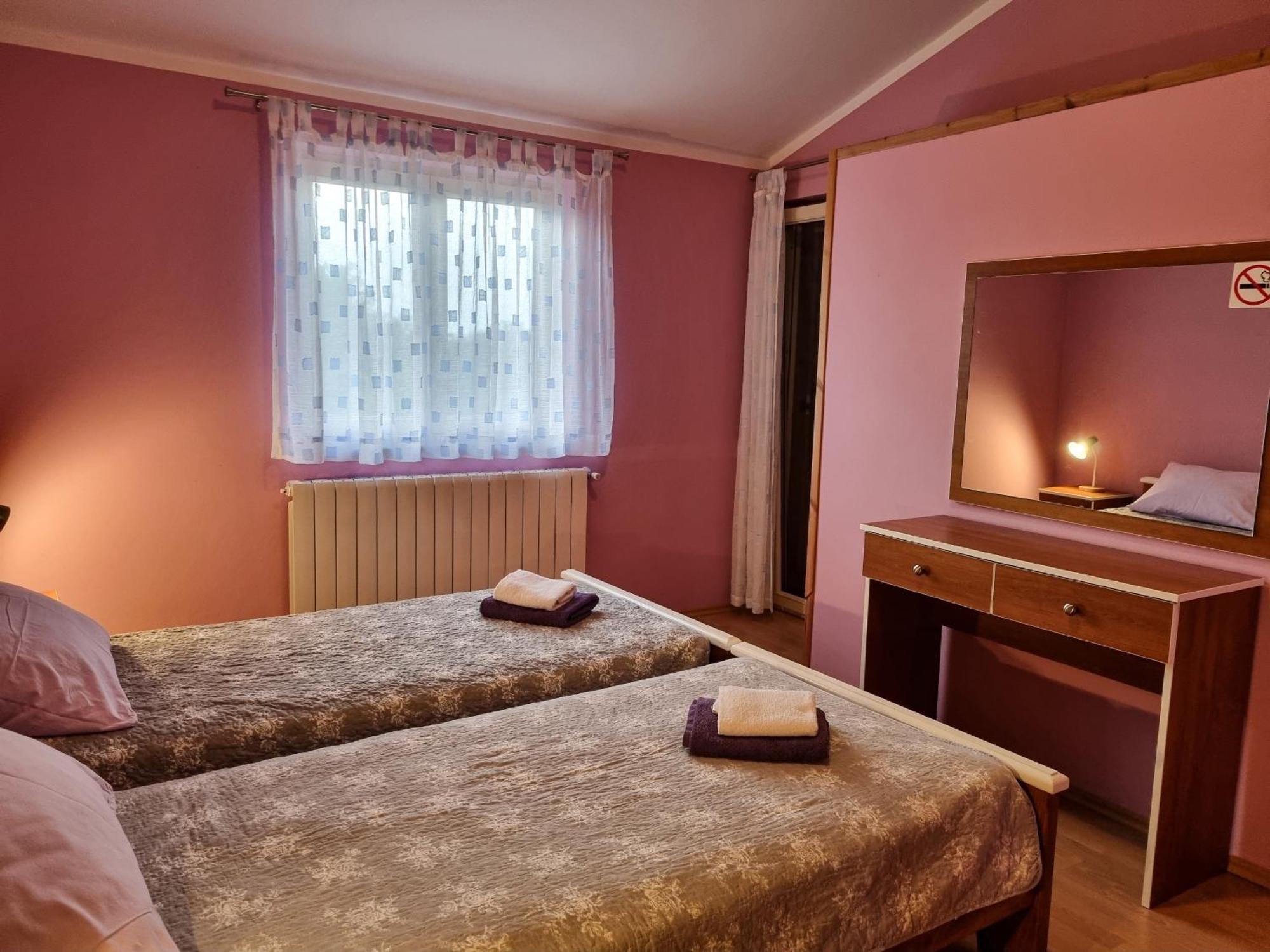 Juli No3 & No4 Apartment Mugeba Ngoại thất bức ảnh